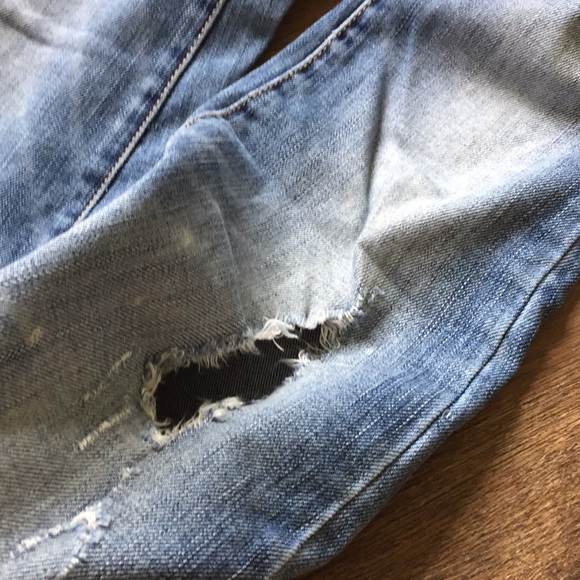 American Eagle Distressed Jeans - Picture 7 of 7